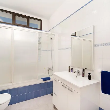 Tuco Villa Costa Teguise