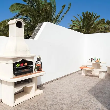 Tuco Villa Costa Teguise