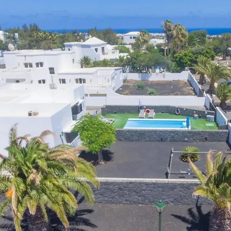 Tuco Villa Costa Teguise